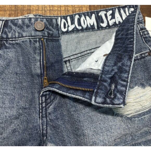 Volcom Yae Juniors Size 7 Blue Denim distressed Cut-off Shorts NWT - Picture 16 of 16